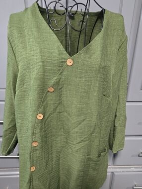 Green Button-Front Textured Tunic